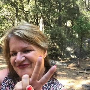 Meet your Posher, Carole